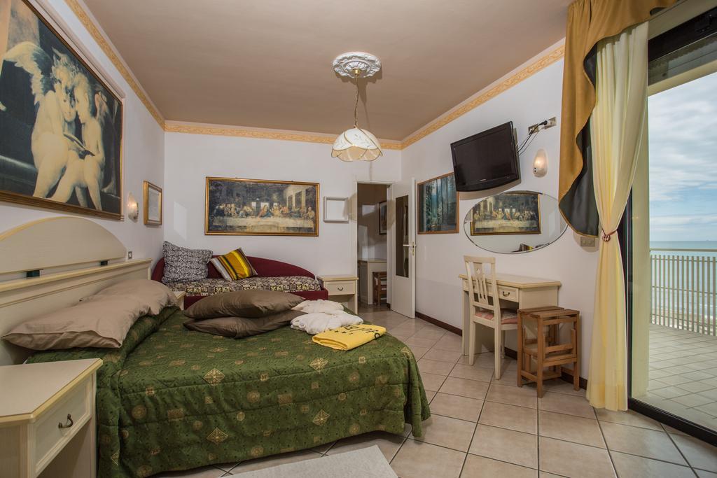 Hotel Byron Milano Marittima Exterior foto