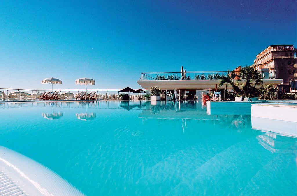 Hotel Byron Milano Marittima Exterior foto