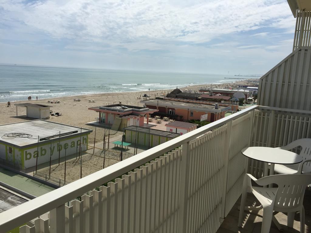 Hotel Byron Milano Marittima Exterior foto