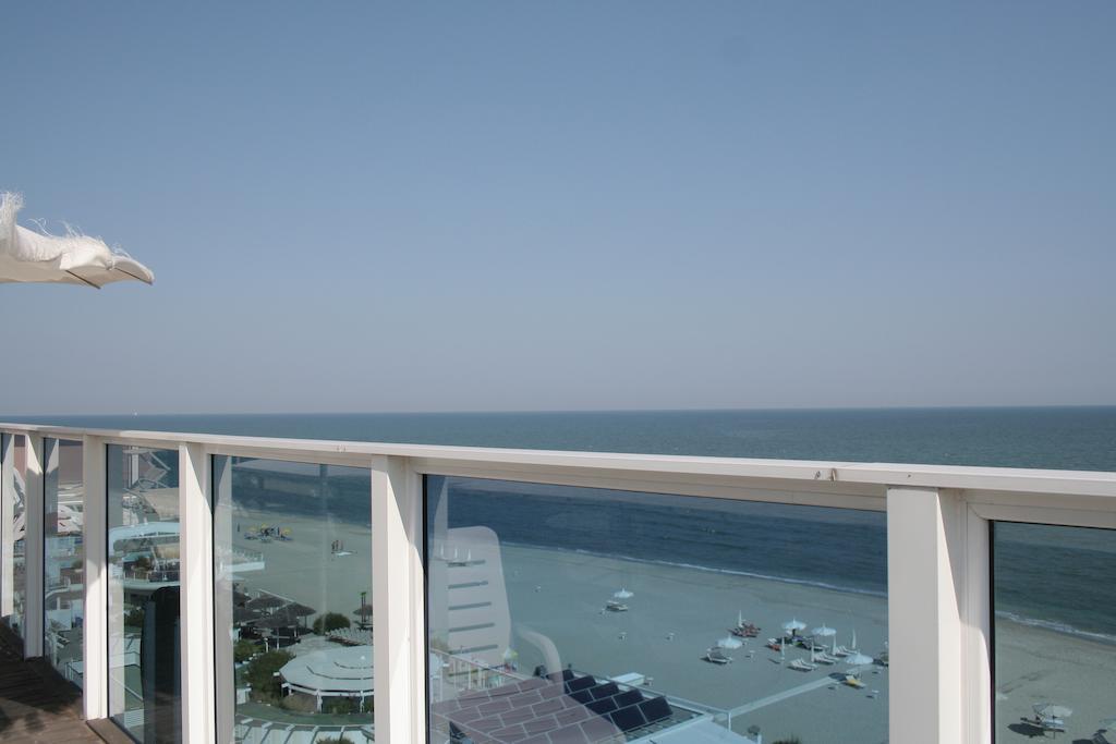 Hotel Byron Milano Marittima Exterior foto
