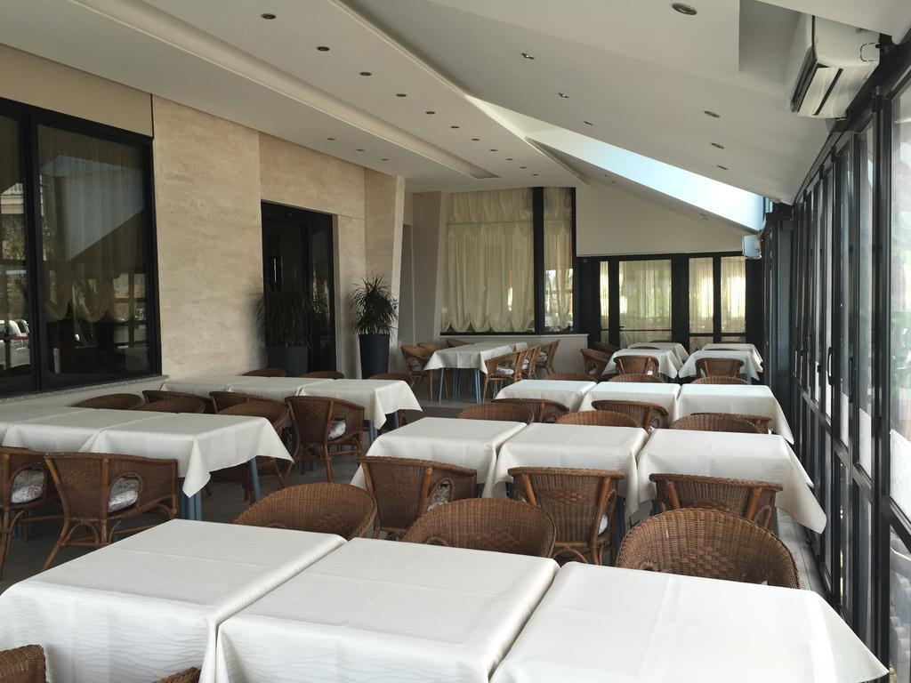 Hotel Byron Milano Marittima Exterior foto