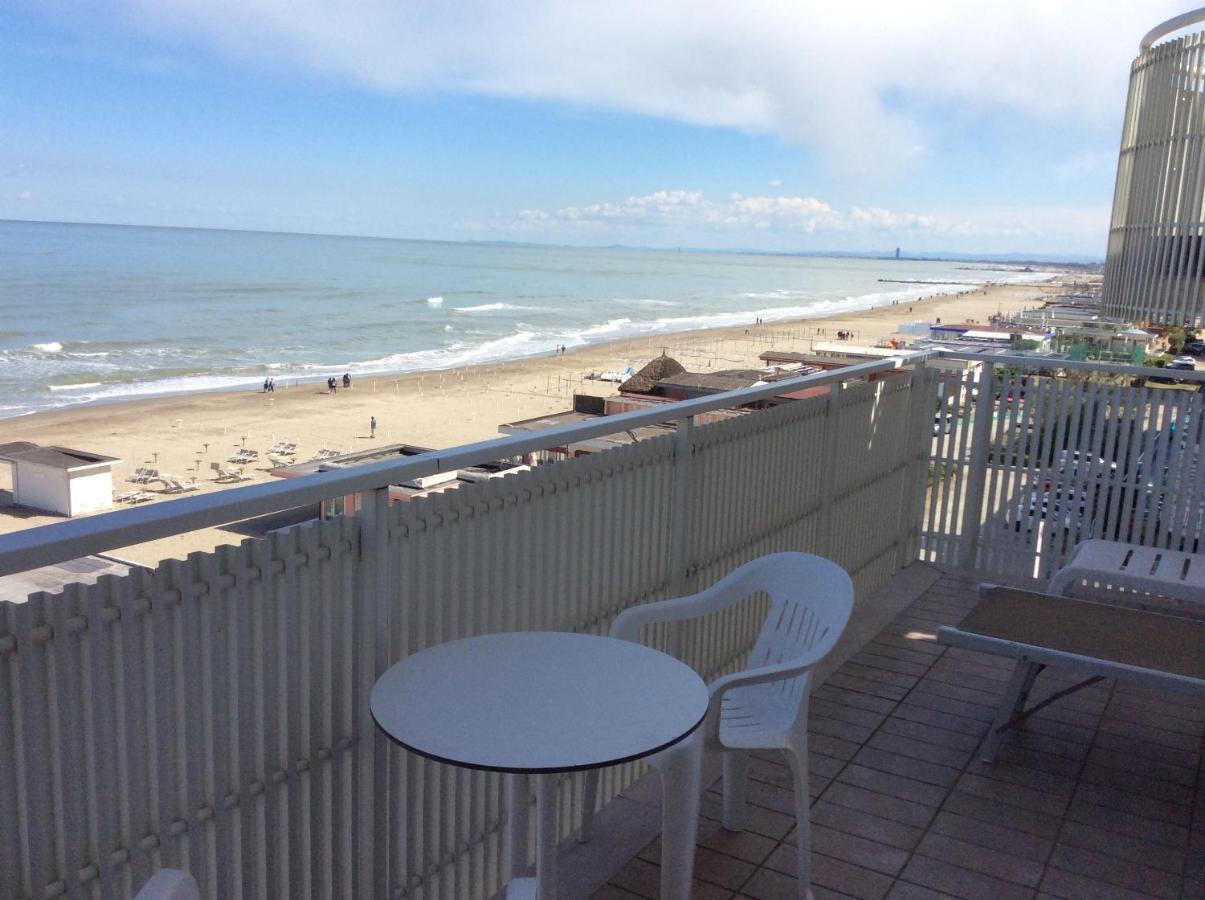 Hotel Byron Milano Marittima Exterior foto