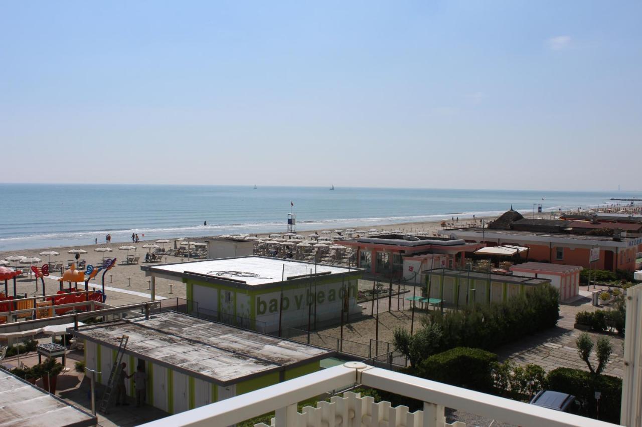 Hotel Byron Milano Marittima Exterior foto