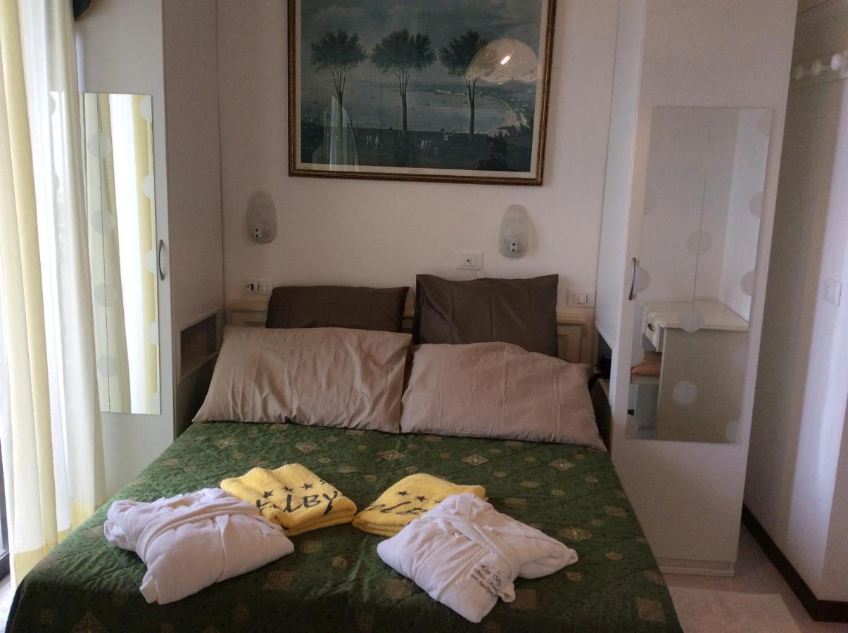 Hotel Byron Milano Marittima Exterior foto